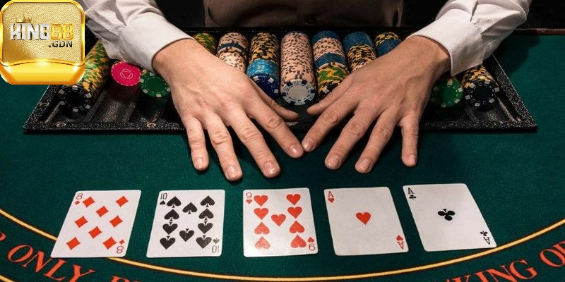Poker chip là một biểu tượng tiền tệ quan trọng trong thế giới game bài poker