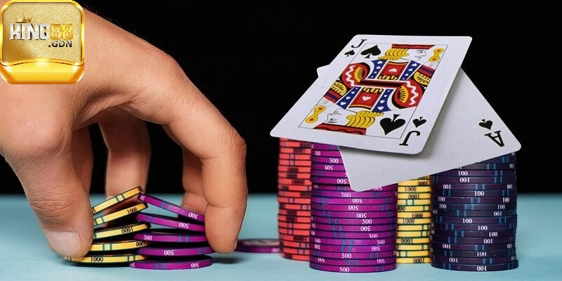 Kỹ năng quan trọng cần nắm trong cách chia bài poker là hiểu rõ tâm lý đối thủ